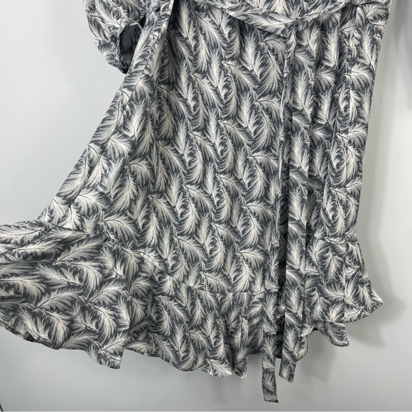 Joie Isaline Feather Cold Shoulder Mini Dress Gray White Print Silk Tie Belt XXS - Picture 10 of 15